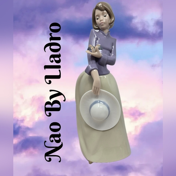 Nao by Lladro Figurine Blue Bird First Flight Women Holding Bird & Hat 10.5 Inch - Picture 1 of 13